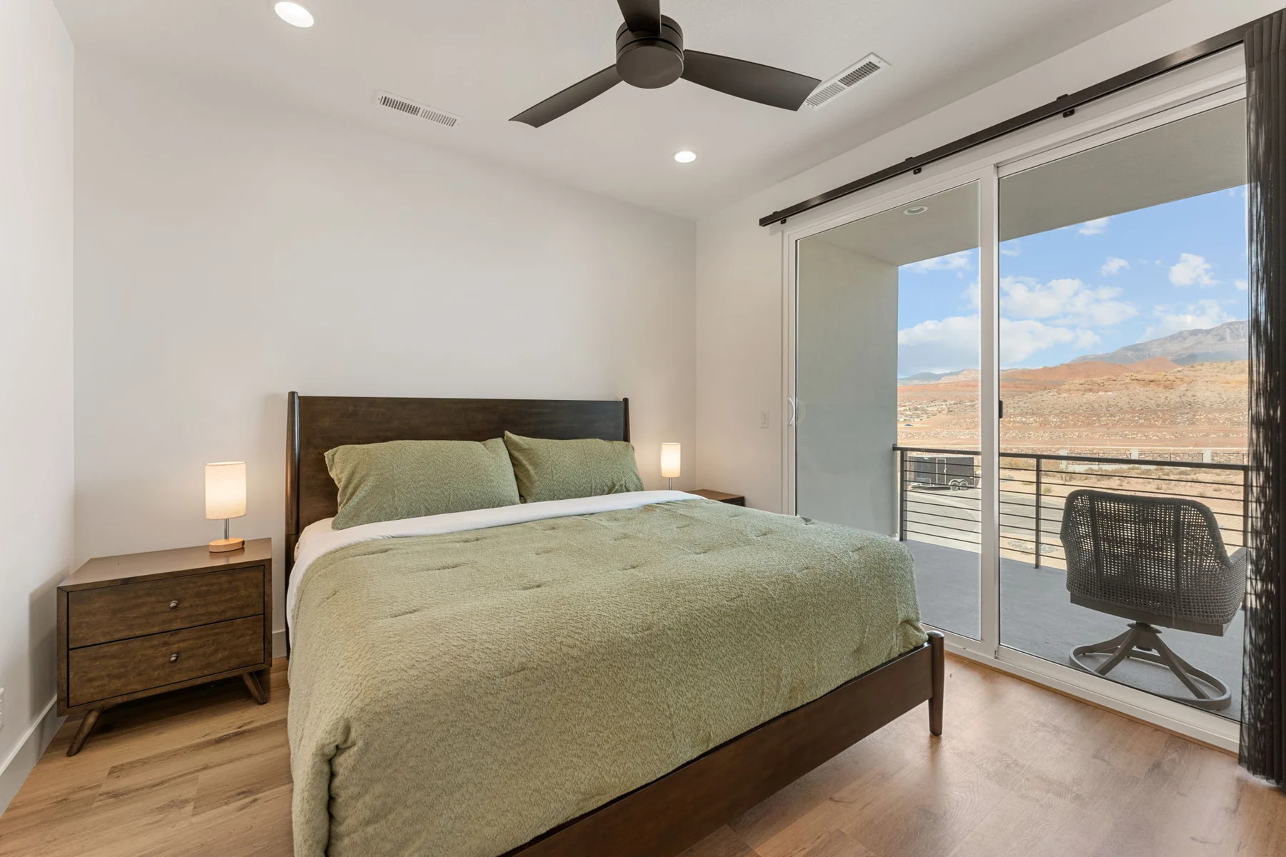 Isle 64 king bedroom with blue linens