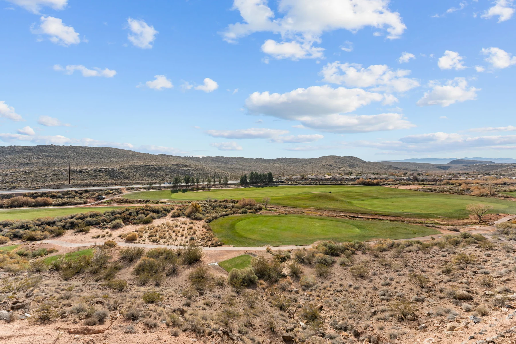 Desert and mountain views from Isle 64 – Isle 64 vacation rental in Washington, Utah near St. George and Zion