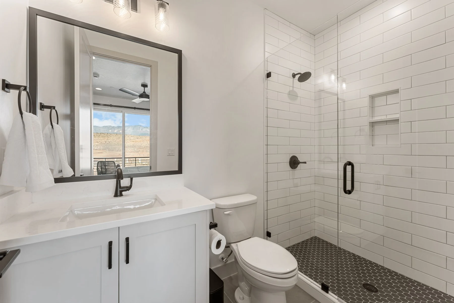 En-suite double vanity and shower – Isle 64 vacation rental in Washington, Utah near St. George and Zion