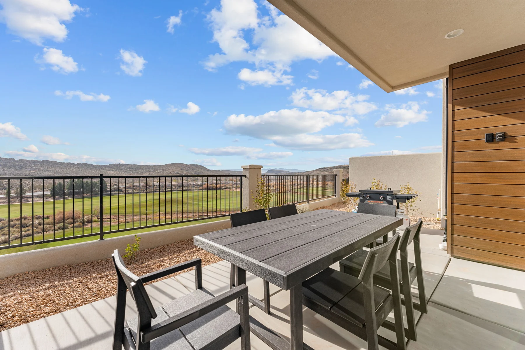Patio grill and open desert views – Isle 64 vacation rental in Washington, Utah near St. George and Zion