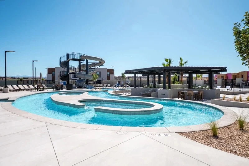 Resort waterslide and shallow pool – Isle 64 vacation rental in Washington, Utah near St. George and Zion